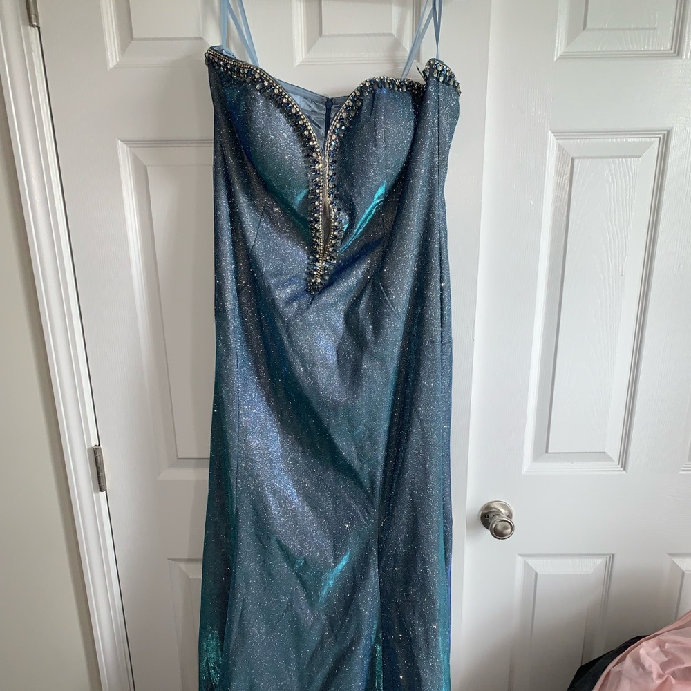 Prom Dress - Picture 4 of 4